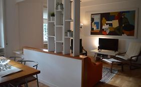 DOMUS B Corso Francia apartment